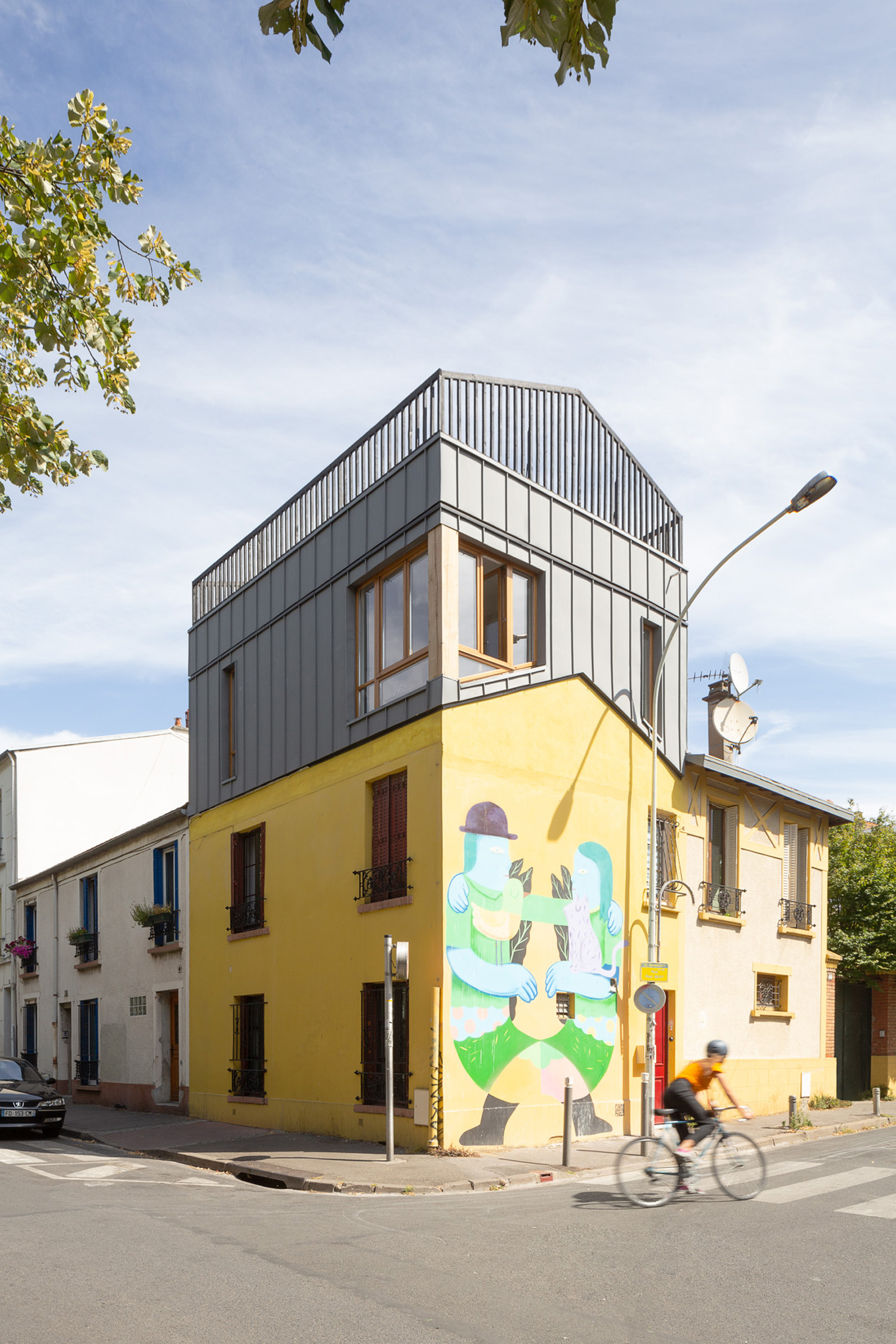 Maison B.