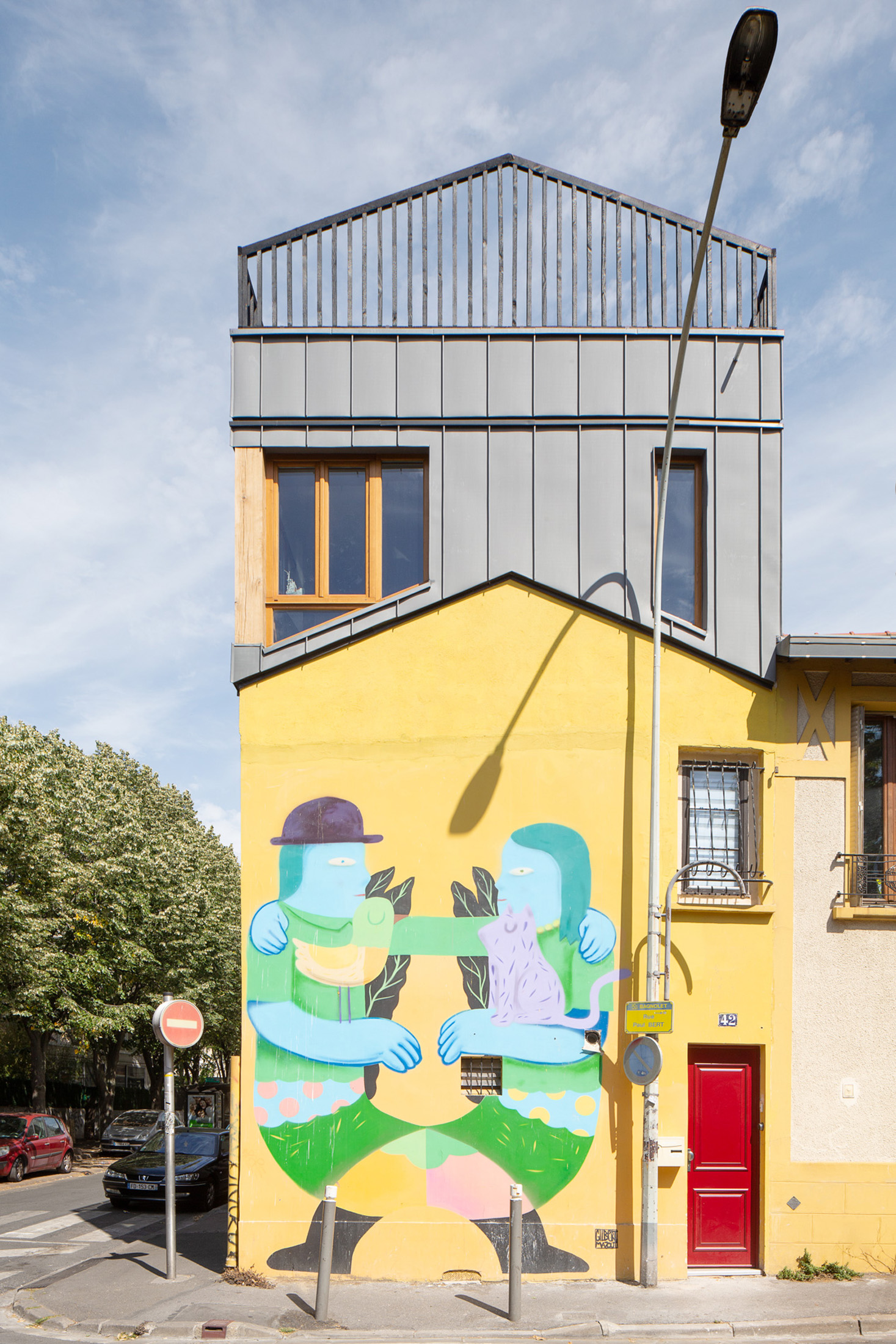 Maison B.