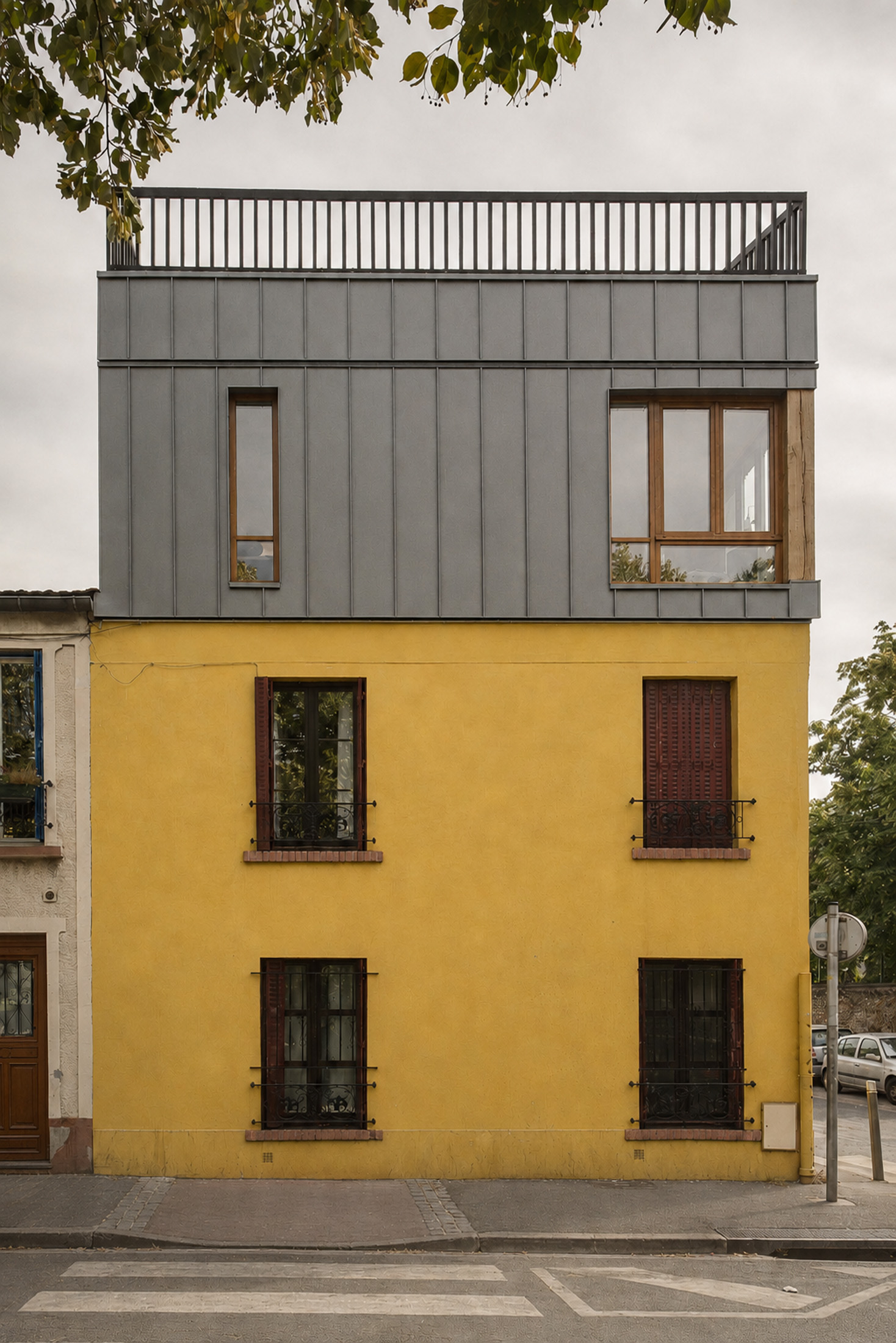 Maison B.